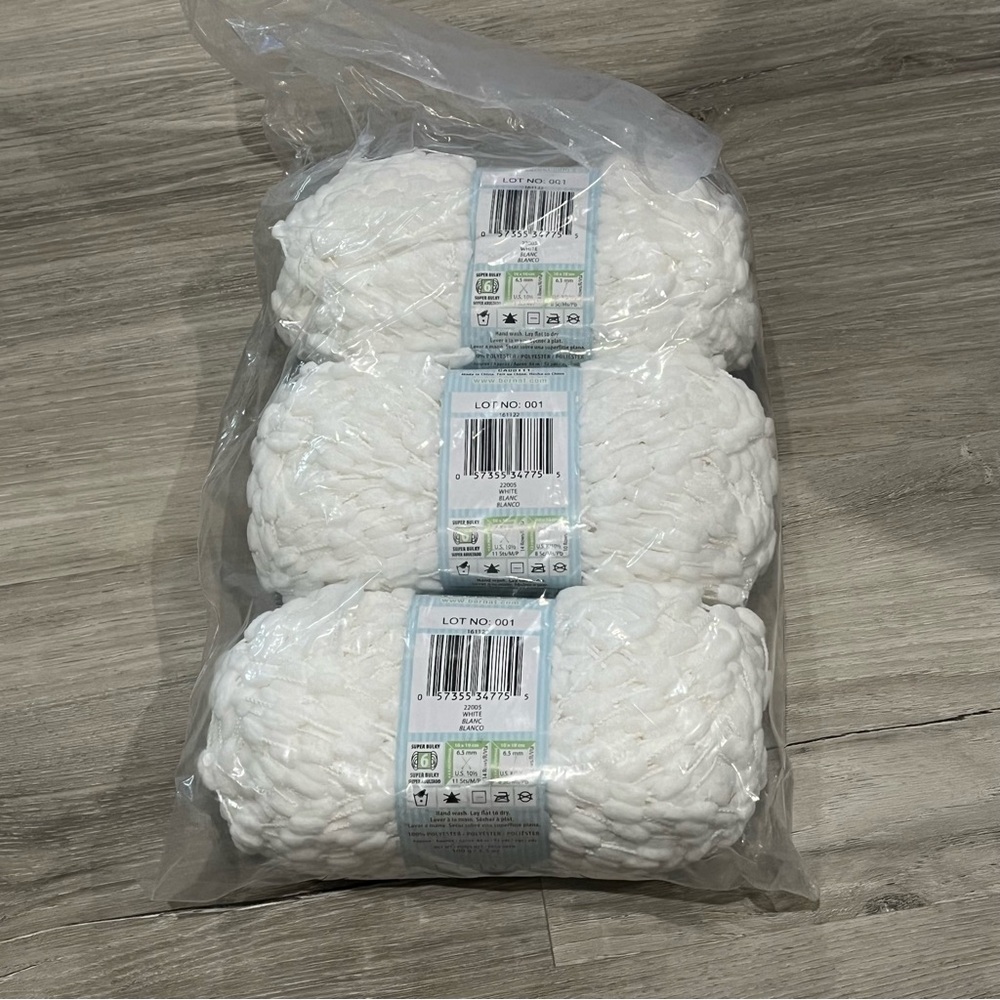 NWT Set of 3 Skeins Bernat Baby Pom Pom Yarn (3.5 oz each) White Bulky Weight #6